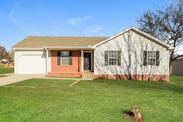 620 Cedar Bend Ln La Vergne, TN 37086